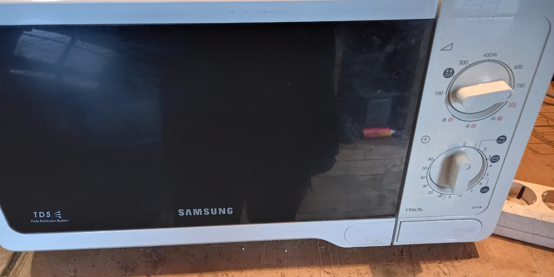 Ремонт микроволновки Samsung. Не греет, остальное все работает.