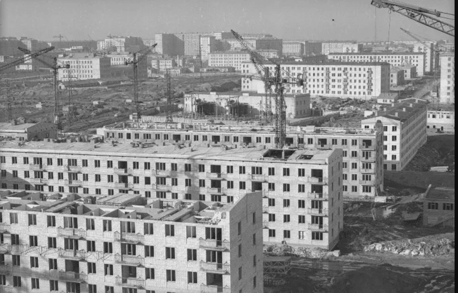 Вот так деревня Черемушки в Подмосковье превратилась в район Новые Черемушки в Москве.