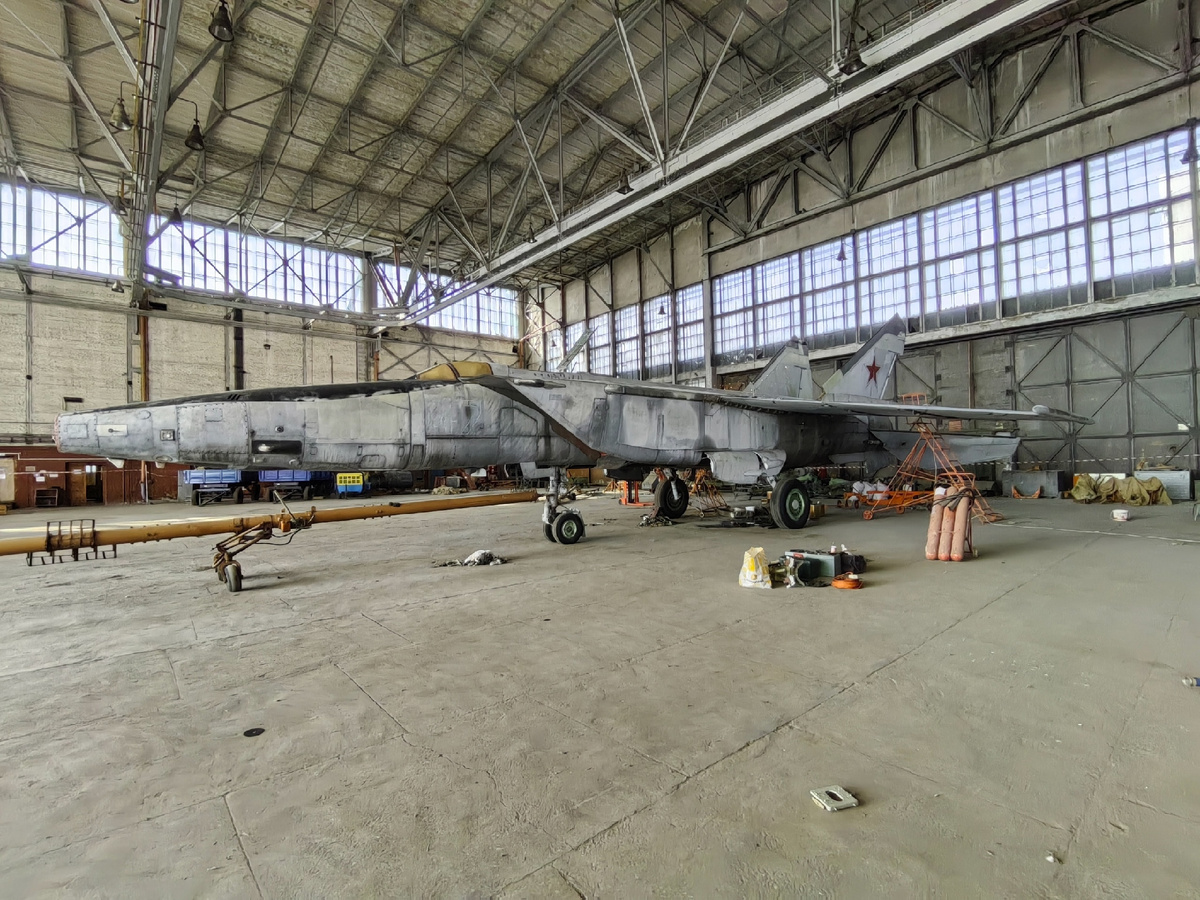МиГ-25БМ в процессе подготовки к перевозке в Музей Задорожного.