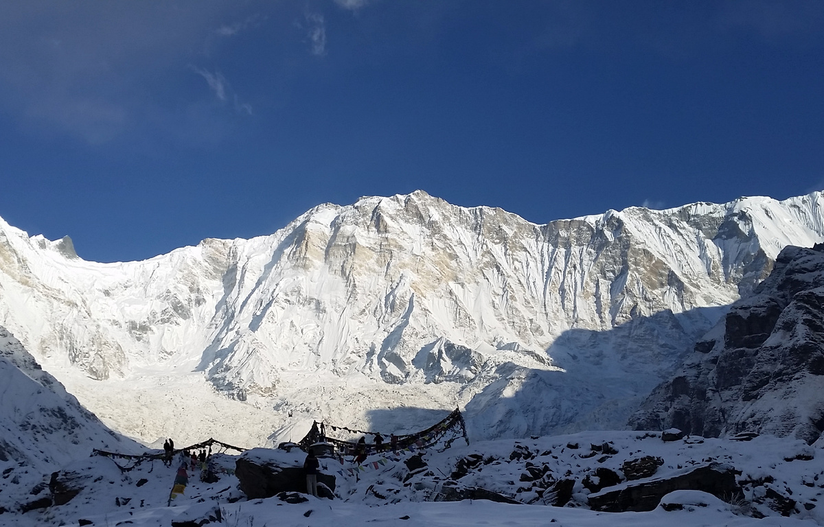 Аннапурна на рассвете. Южный склон. Вид из базового лагеря. Фото: Tanweer Morshed 