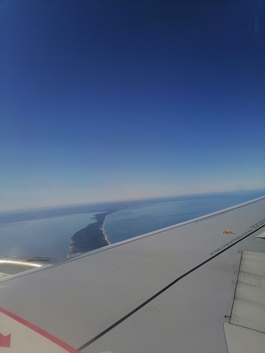 Если лететь в Калининград на самолете, то вы непременно будете пролетать Куршскую косу