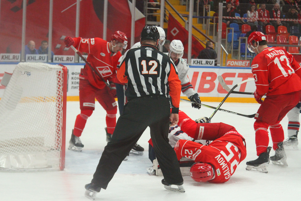«Красно-Белая Волна». Текст: Андрей Тупиков / Фото: Доминика Ломтева