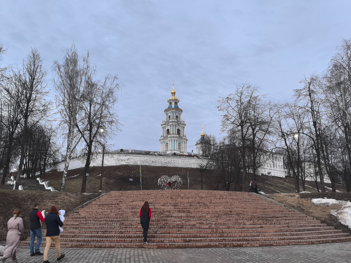 Прогулка по набережной Волги в Костроме. Фото автора