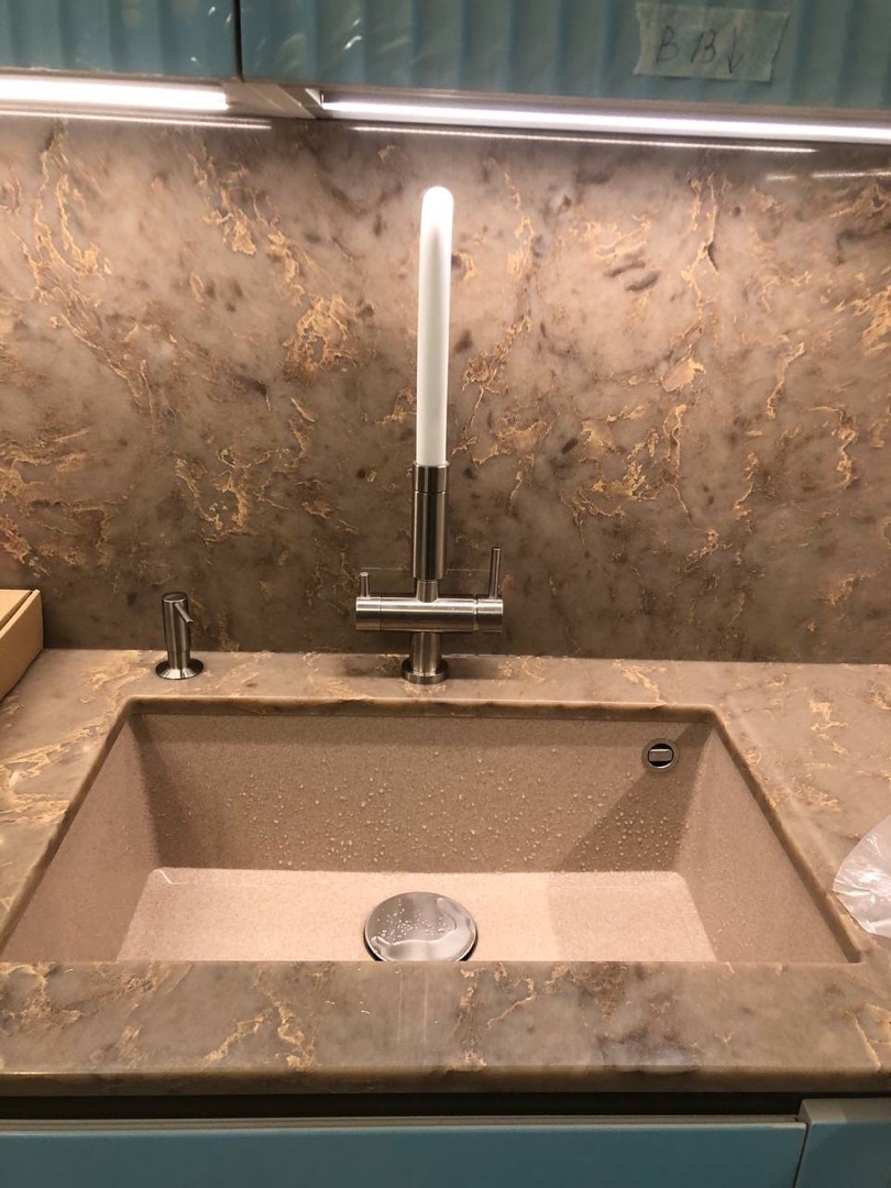 Столешница и фартук из кварца Artisan Wool от Quantra Quartz