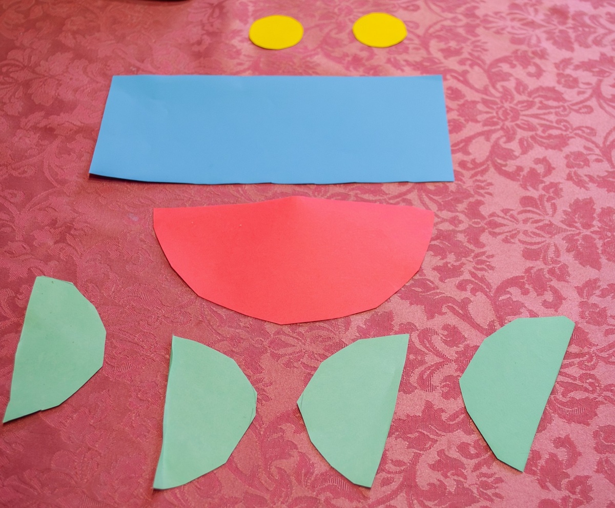 Вырезали, разложили, к работе готовы