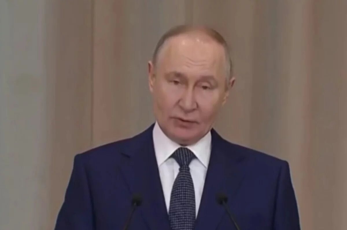    Путин эмоционально высказался о попрании правовых норм Западом