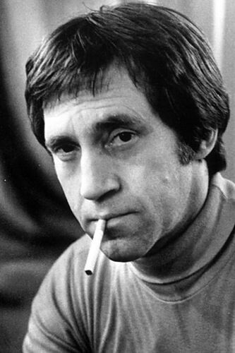 Владимир Высоцкий в гримерке театра на Таганке_ Фото Дмитрия Степановича Чижкова 25 февраля 1977 года