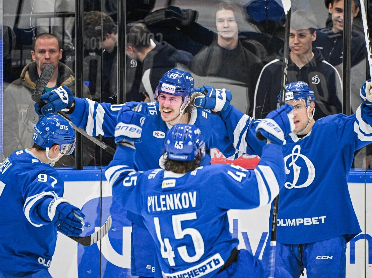    Хоккей. КХЛ. Матч "Динамо М" - "Авангард"© РИА Новости / Сергей Гунеев