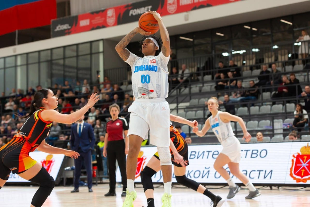    Курское "Динамо" уступило принципиальному сопернику