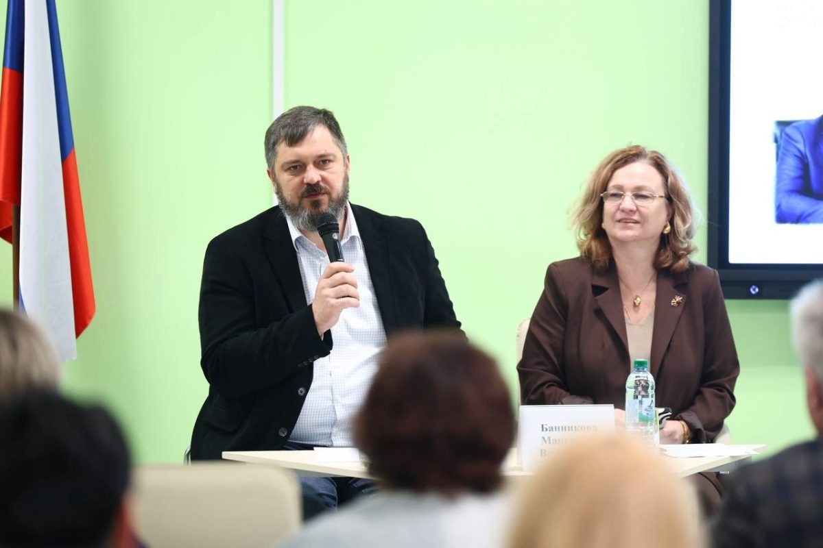    Директора школ напрямую задавали вопросы Михаилу Клинкову