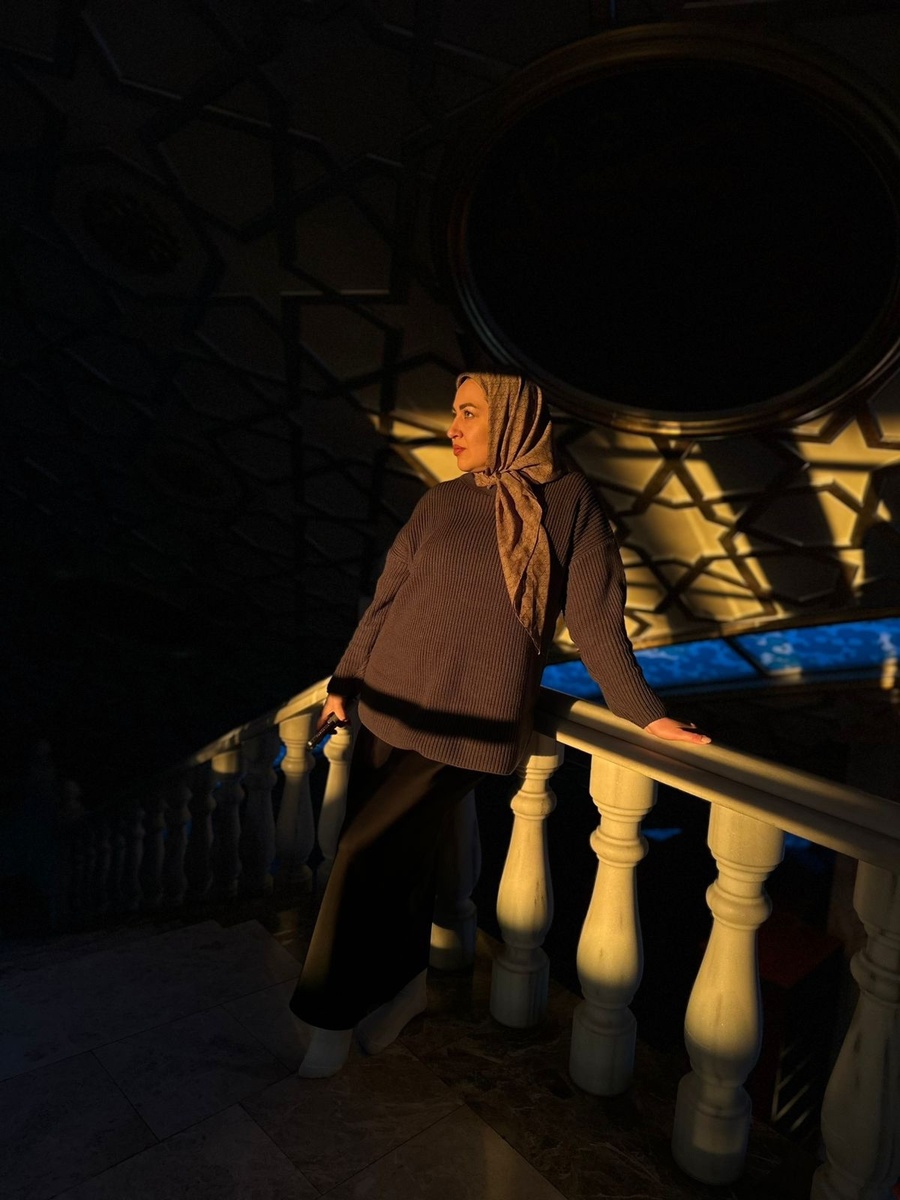 Сколько любви  хранит сердце Матери?
Не существует такого эквивалента, чтобы измерить эту любовь , которая начитается с первого биения сердца ребенка и до последнего вдоха матери.
В центре АРГУНА   находится ,невероятная по своей красоте  ,мечеть СЕРДЦЕ МАТЕРИ.  Она уникальна  и является единственной мечетью, постороенной в современном стиле хай-тек .  Мечеть имеет всего три минарета, что является редкостью .