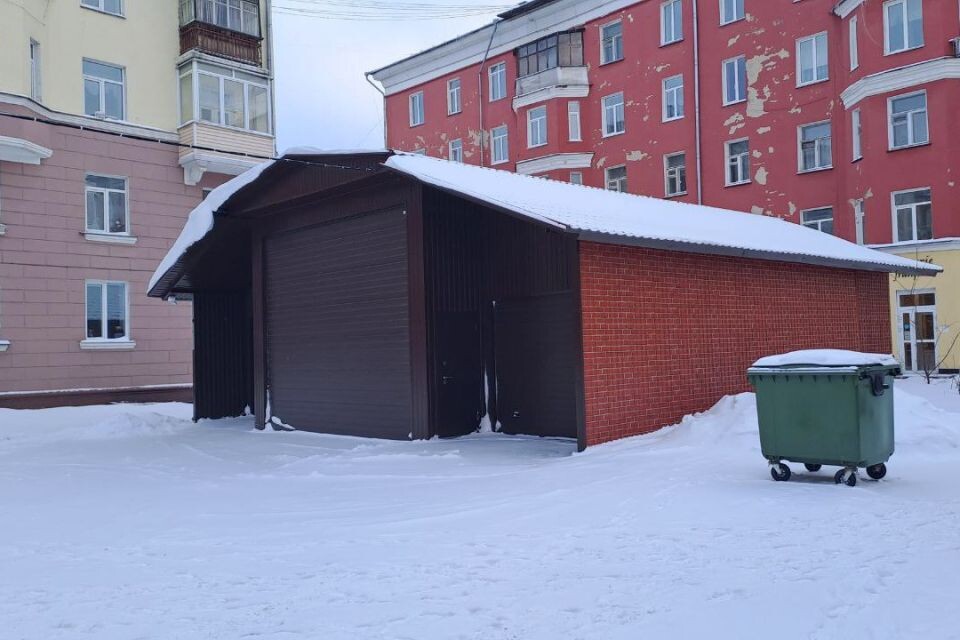    Здание гаража на проспекте Ленина, 93а. Источник: "Толк"