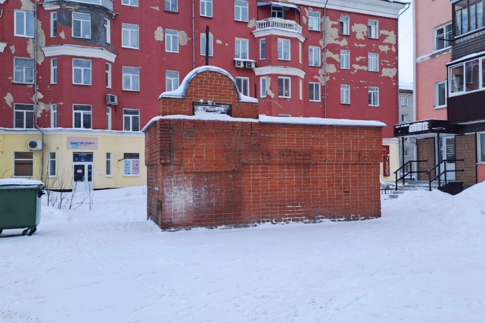    Здание гаража на проспекте Ленина, 93а. Источник: "Толк"