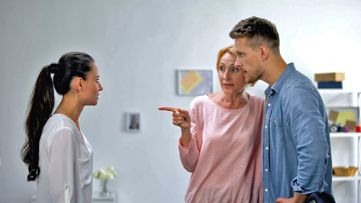 Когда свекровь дороже жены: история одного ультиматума и его неожиданных последствий. История женщины, проигравшей битву со свекровью