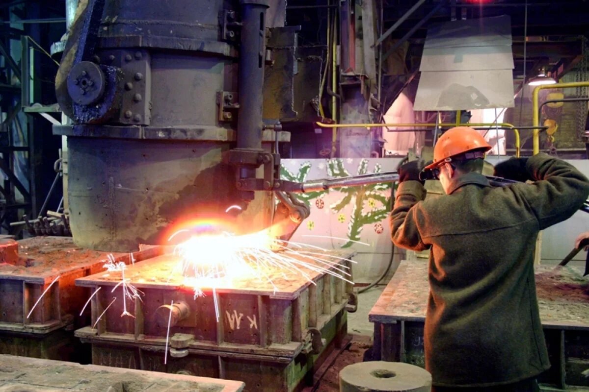    Когда конкретную компанию «трясет» от каких-то внешних воздействий, это отражается на оценке капитала.