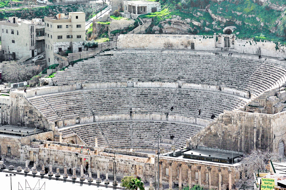 Римский театр, Амман, Иордания. Все фото театра в этой статье авторские: зимние и весенние, ночные, полуденные и рассветные, изнутри театра, с его верхнего ряда и с холма Цитадели...