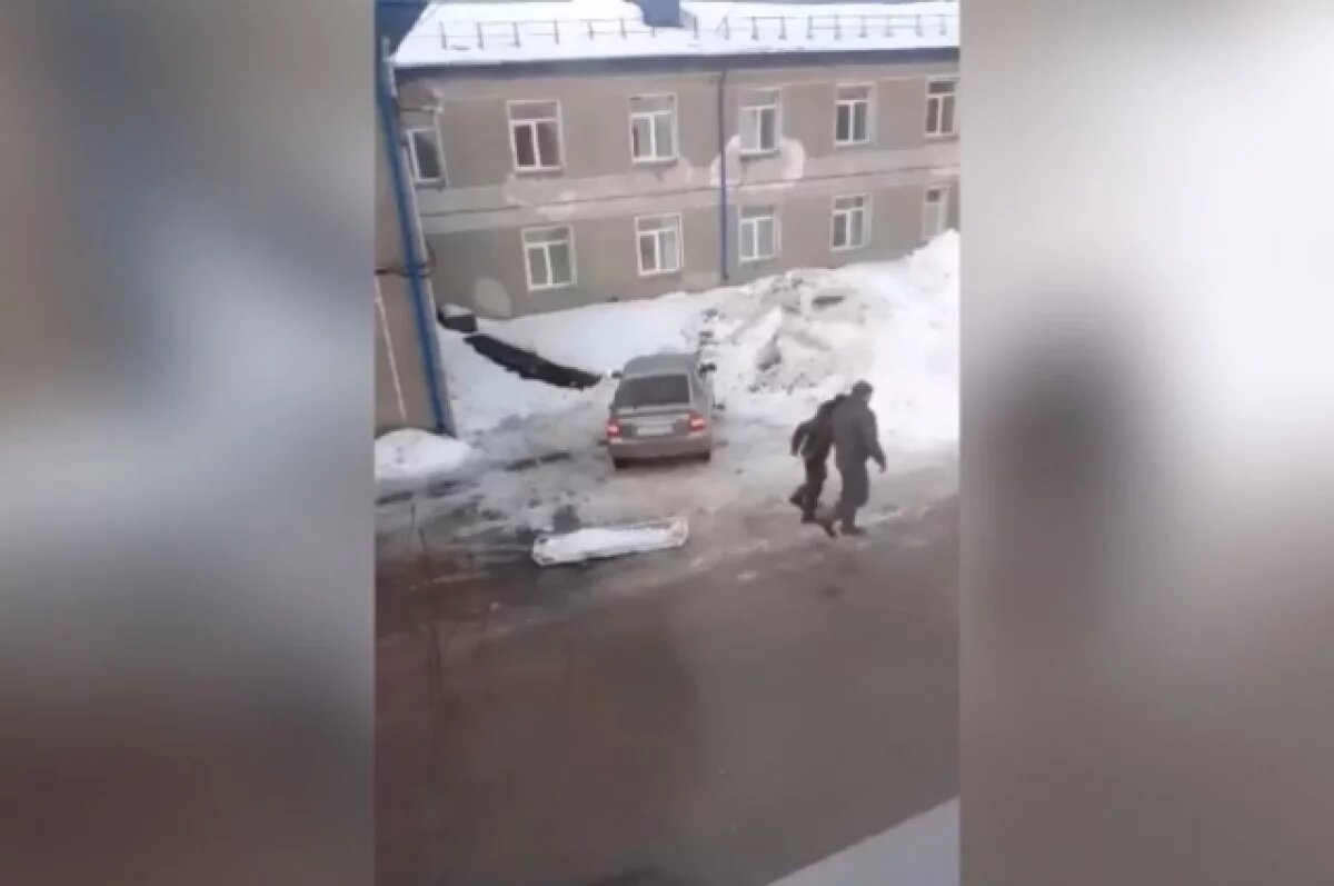    Новосибирцев возмутила перевозка трупа на санях в Убинской больнице