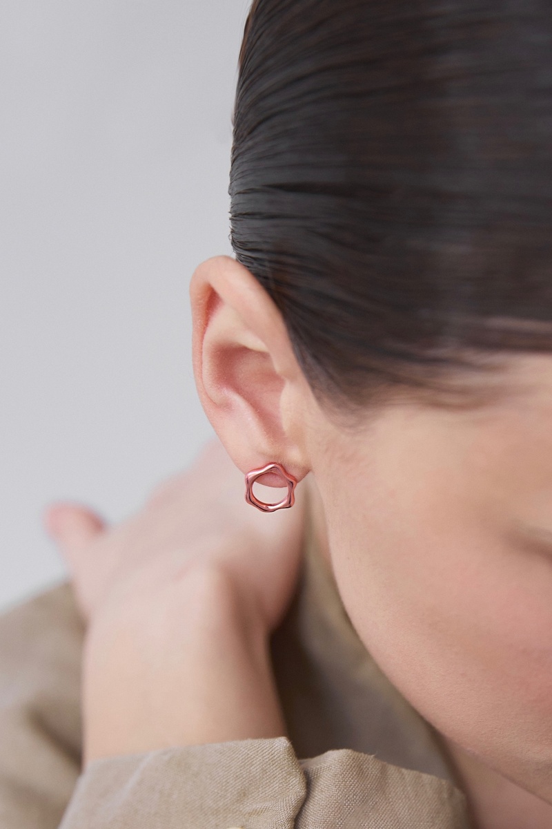 Серебряная моносерьга «Расцветай» мини pink