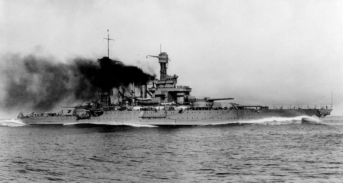 Американский линкор "Калифорния"