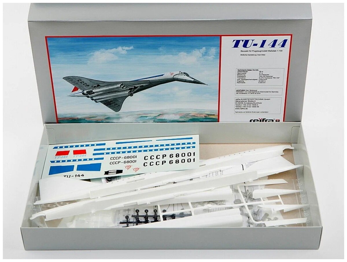 Набор деталей для постройки стендовой модели советского сверхзвукового авиалайнера ТУ-144  в масштабе 1/144. 