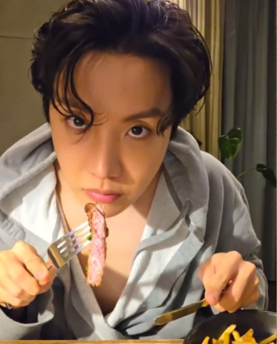 Взгляд, порождающий недоверие! Передумает или нет? 🤞