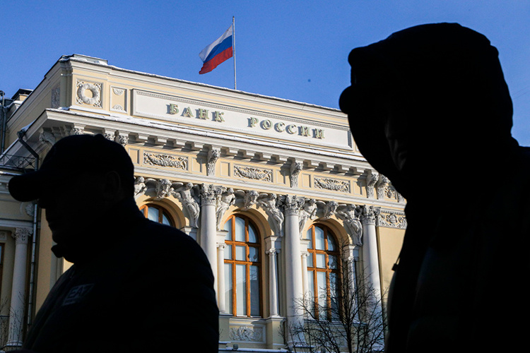    Кредитные учреждения вслед за решениями ЦБ просто повышали ставки как по кредитам, так и вкладам.   
Фото: «БИЗНЕС Online»