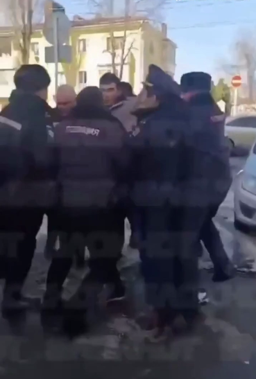 Фото: скрин видео "Мигранты — всё как есть".