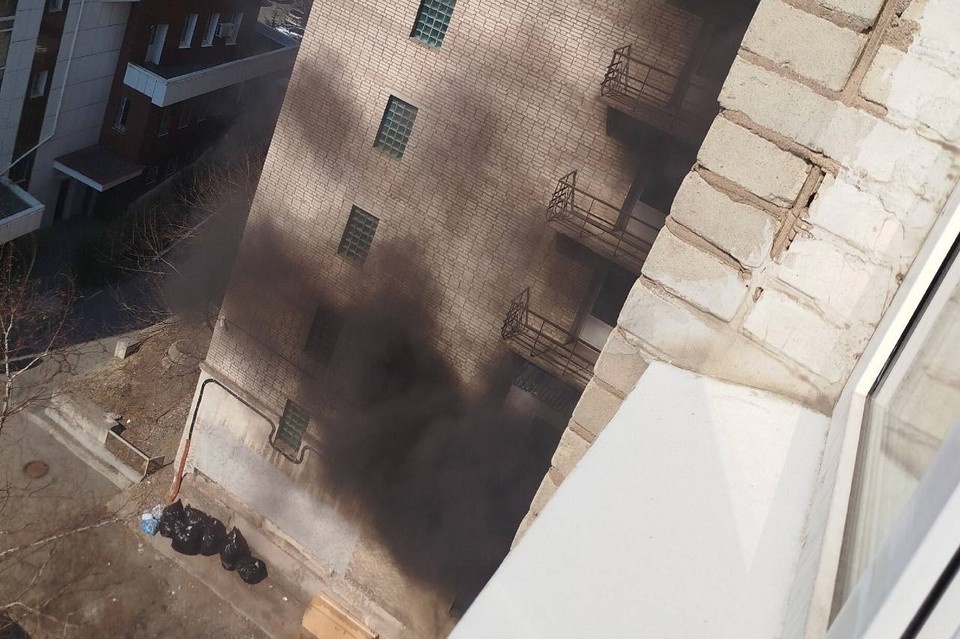    Возгорание произошло около студенческого общежития. Предоставлено «КП – Владивосток»