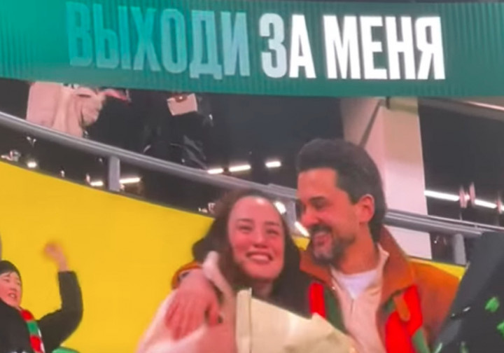 Виктория Дайнеко с женихом