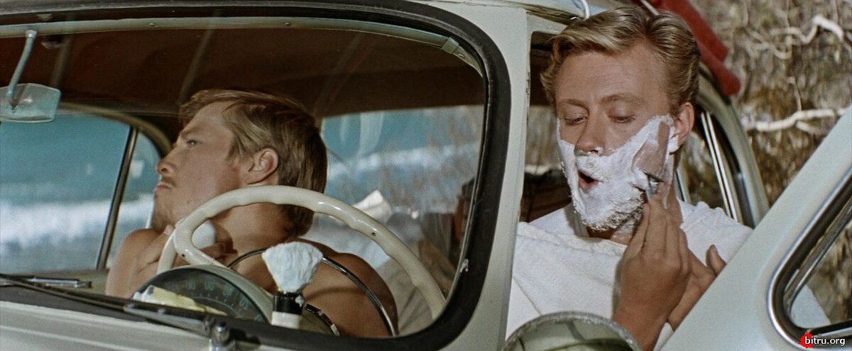  Автомобили в СССР были не просто средством передвижения — они становились символами эпохи, мечтами, а иногда и главными героями кинолент.Кадр из фильма ;"Три плюс два".