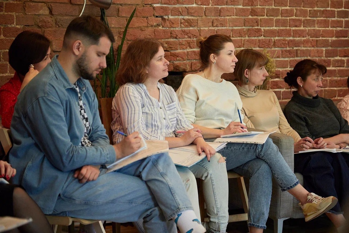 На тренинги для подростков приезжают психологи со всей России