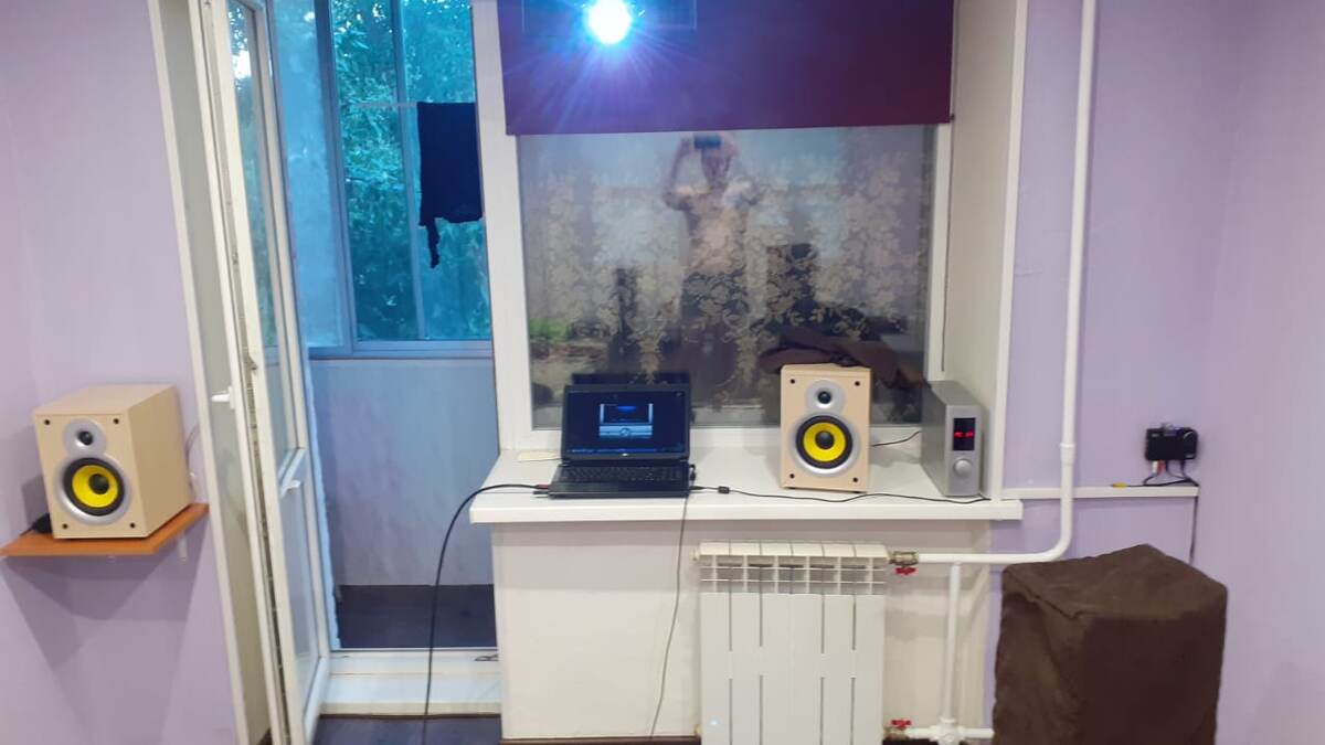 Сохранилось фото, тыл microlab pro 2 и звуковая карта creative!