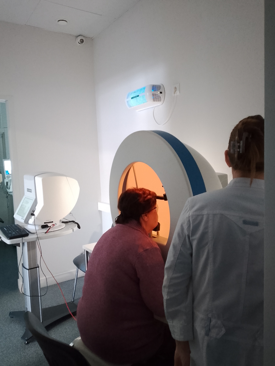 Ловим белые кружочки