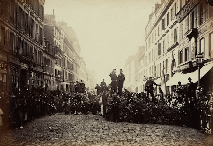 Баррикада на улице Фландр, неизвестный фотограф, 18 марта 1871 года.
