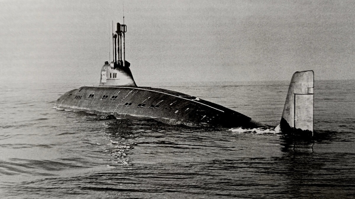 АПЛ К-69 в море