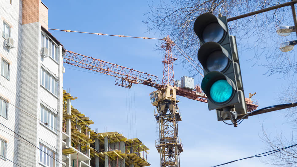 В 2025 году по нацпроекту в Татарстане обновят 18 светофоров за 122 млн рублей.📷Фото: Олег Харсеев / Коммерсантъ