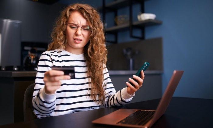    Банки обяжут уведомлять родителей о картах и расходах их детей