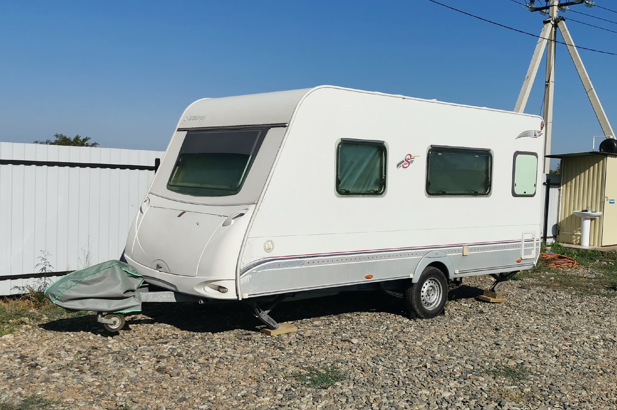 Вот тут наш домик и зимовал. 