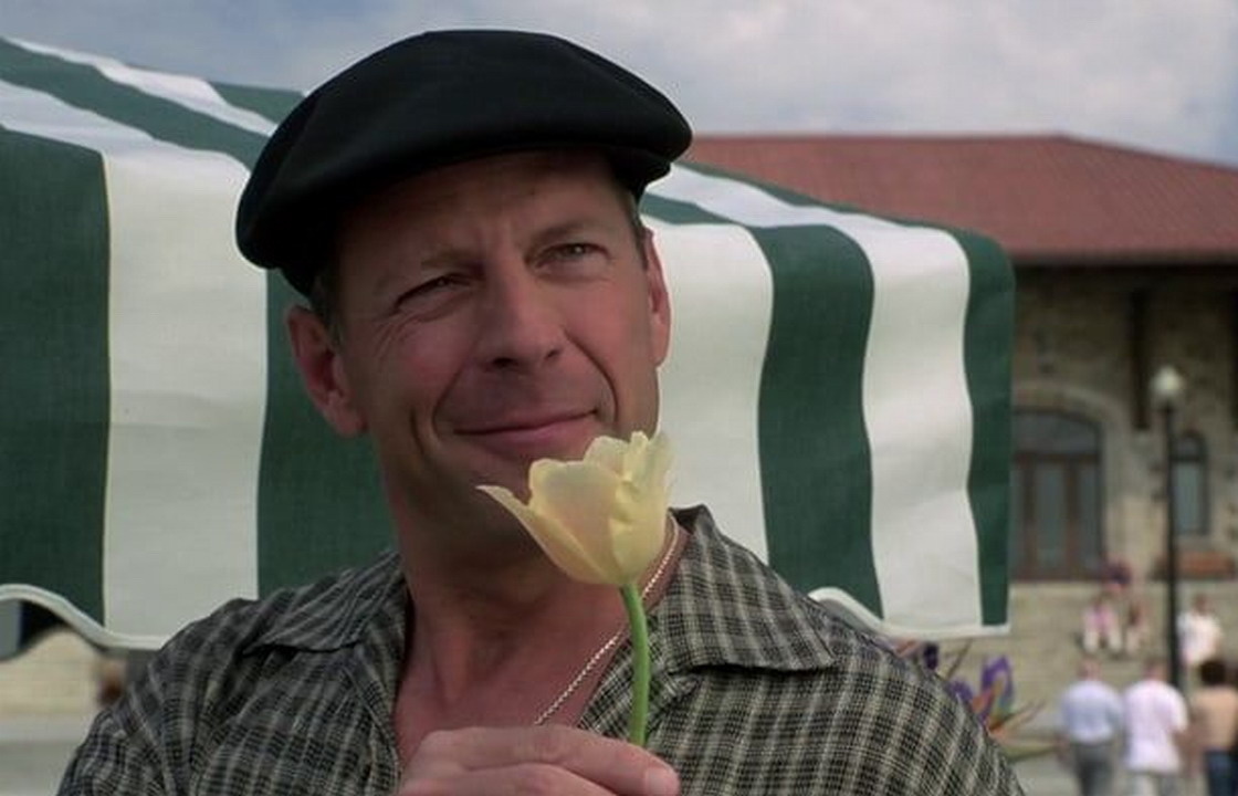 Брюс Уиллис в фильме "9 ярдов". Все иллюстрации - Яндекс-Картинки.