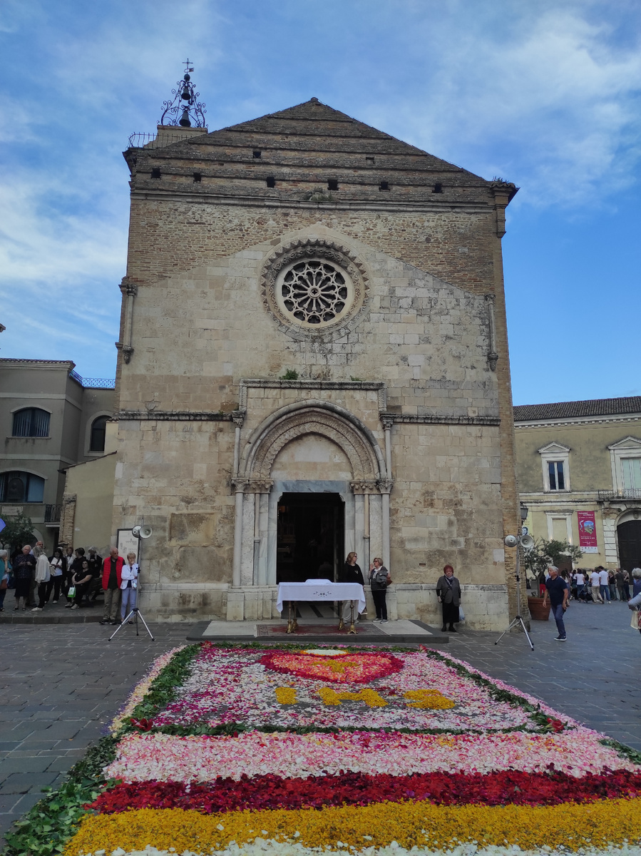 Кафедральный собор Сан Джузеппе, г. Васто, Абруццо. Фото автора