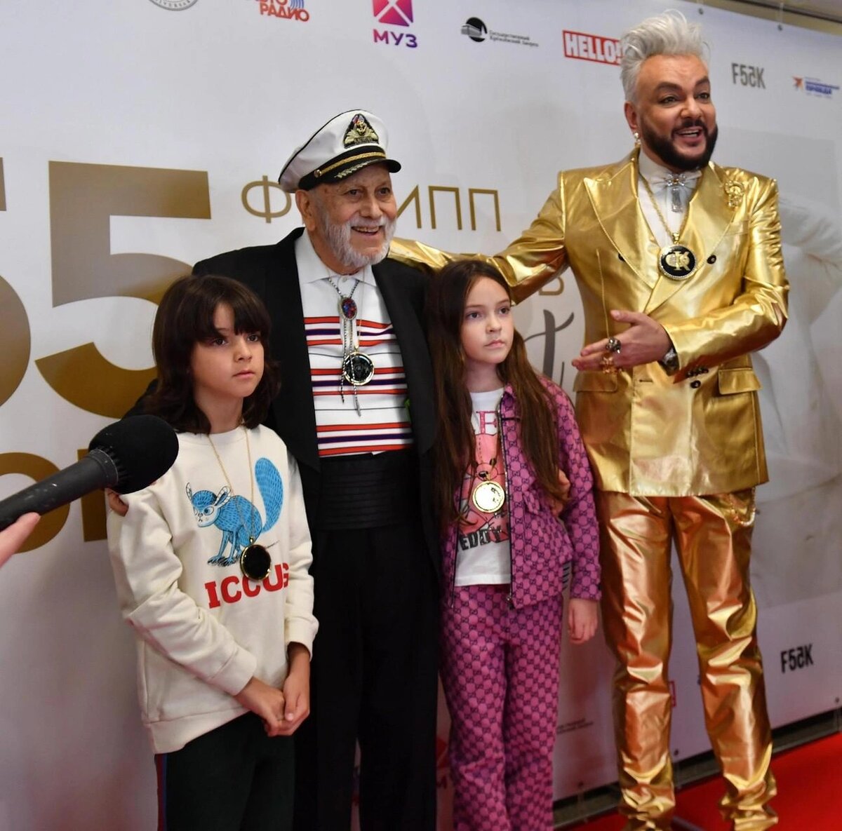 Бедрос Киркоров с внуками и сыном / Фото: Legion-Media