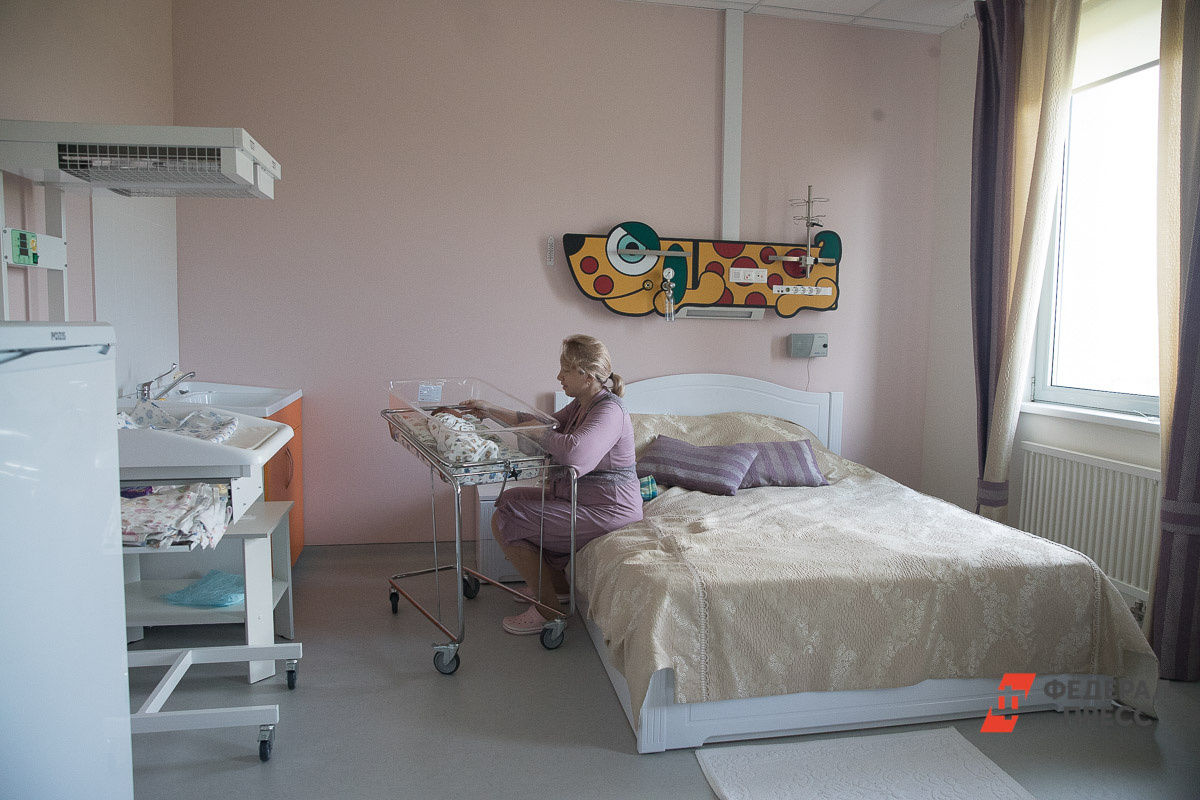 Людмила собирает необходимые документы, чтобы въехать в предоставленную квартиру и вернуть детей.  Фото: Фото: ФедералПресс / Виктор Вытольский