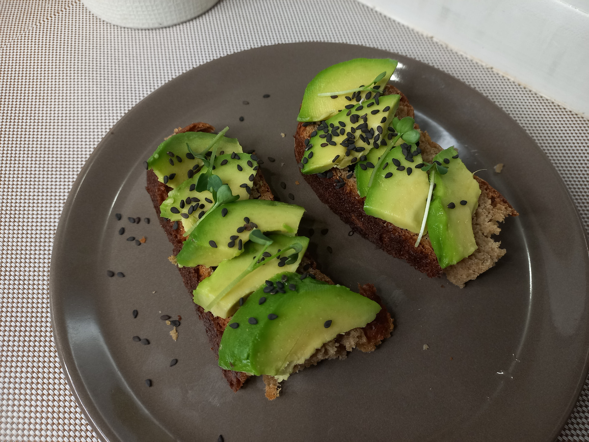 Бутеры с авокадо