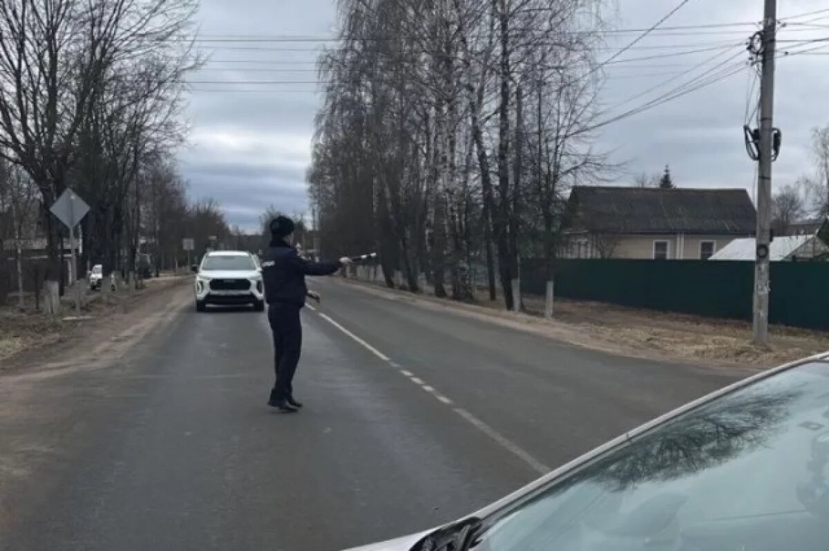    В Конаково на улице Свободы работают полицейские