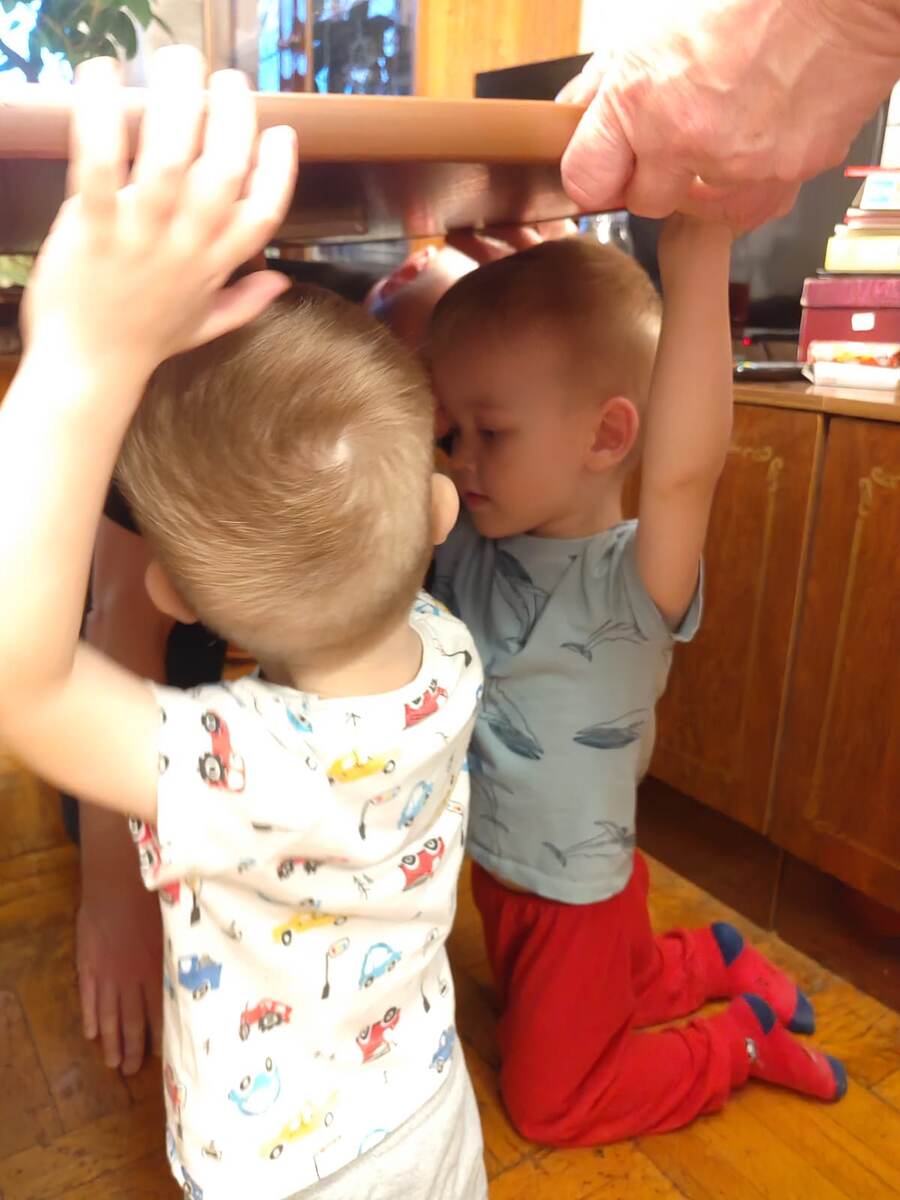 Атланты держут небо