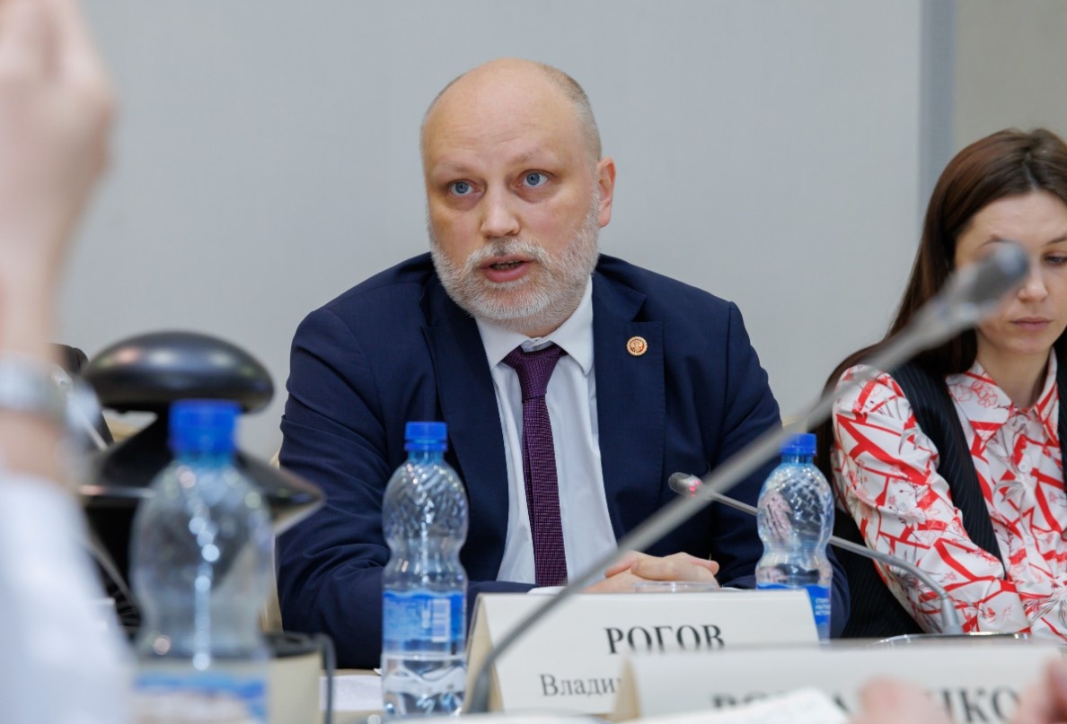 Рогов добавил, что полное прекращение мобилизации стало бы важной гарантией того, что ВСУ не будут использовать время перемирия для пополнения своих сил.  Фото: пресс-служба Общественной палаты Российской Федерации / oprf.ru (CC BY 4.0)