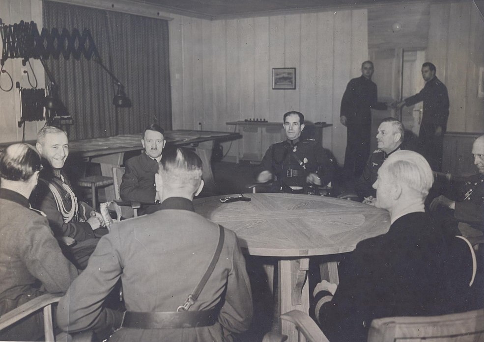 В. Кейтель, Т. Доскалов и А. Гитлер, 1942 год. фото из ria.ru