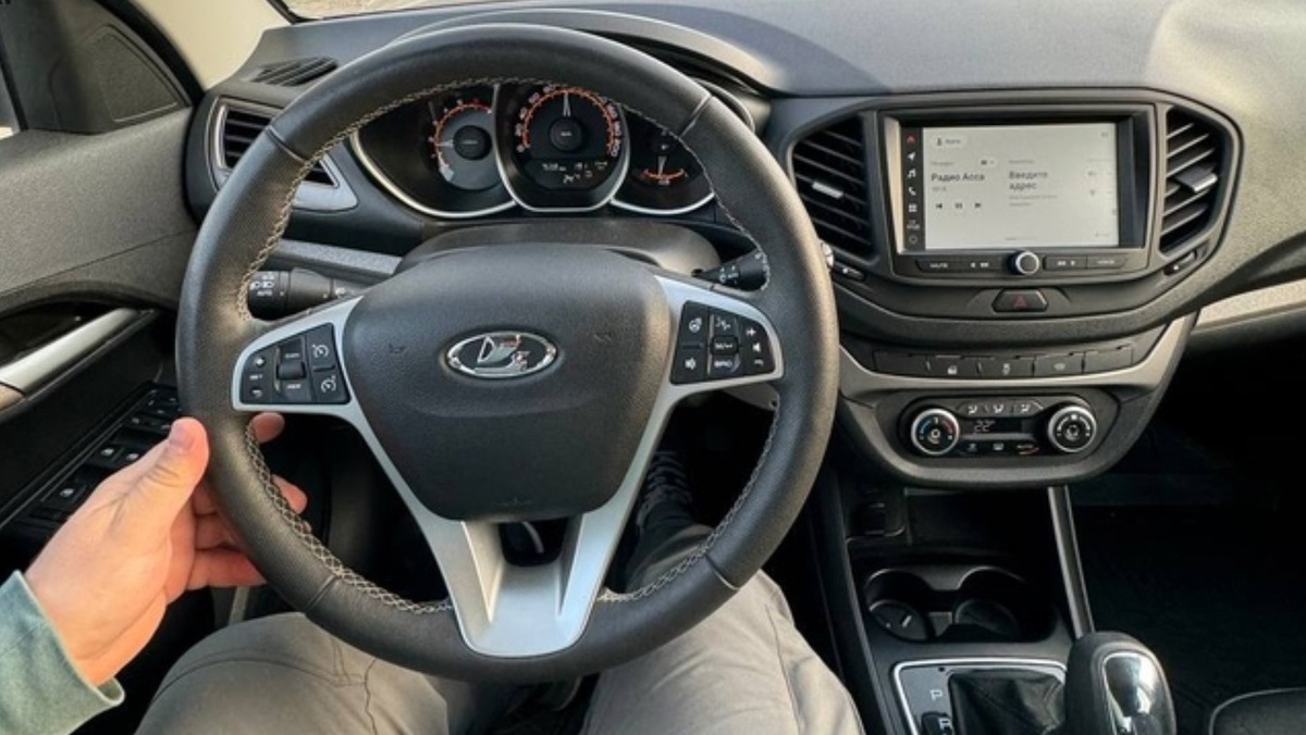 Вибрация на кузове и в салое проявляется далеко не у всех. Кто-то страдает от неё только на холостых оборотах, у кого-то она проявляется и при езде на низких оборотах, а кто-то вовсе не замечает её