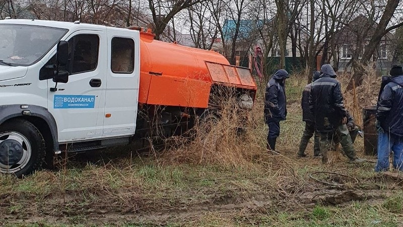    Аварийные работы продолжаются круглосуточно Фото: водоканал г. Невинномысска