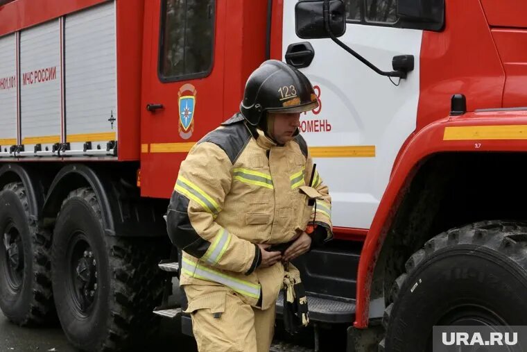 Пожар в «Золотых воротах Сибири» начался с одного из кабиретов. Фото: Денис Моргунов © URA.RU